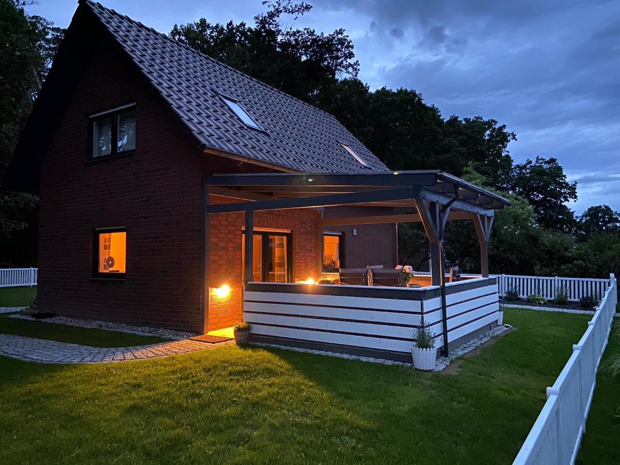 Strandhaus Mathea - Ruhige Lage Direkt Am Fleesensee - Parkplatz, Kamin, Sauna - Familienfreundlich Unter Göhren Exteriér fotografie